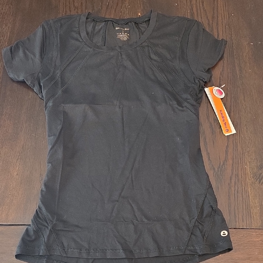 Standing Tree Women's Black Short Sleeve Tee